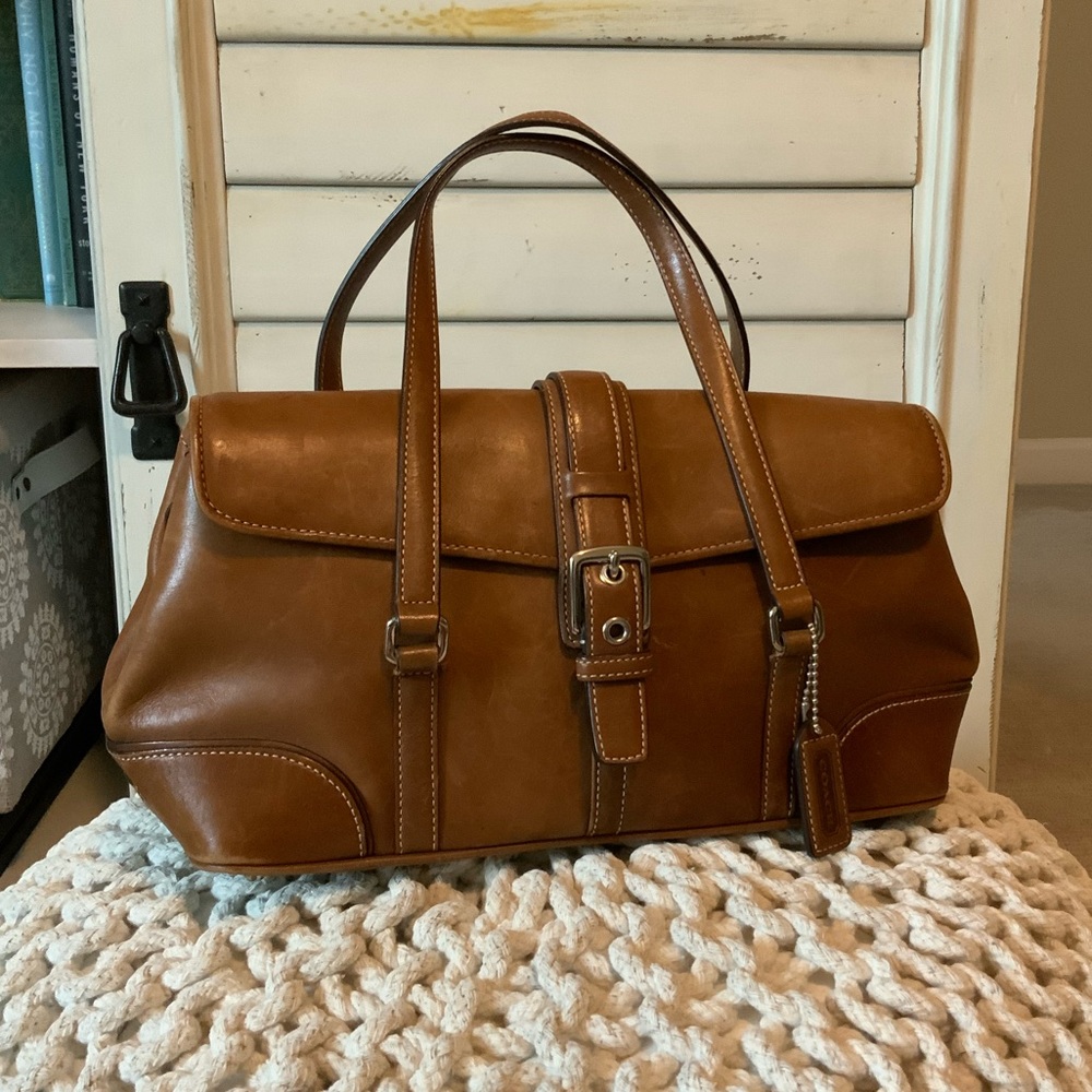 Coach Bag Leather tan buckle pocketbook purse